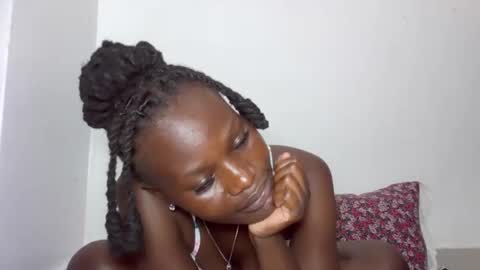 ESTHER online show from 10-21-25, 06:41