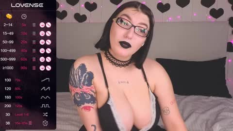 Snapshot of dario_doll_ chatting on 12-24-24, 01:39 Daria online show from 12-24-24, 01:39