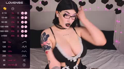 Snapshot of dario_doll_ chatting on 12-27-24, 12:01 Daria online show from 12-27-24, 12:01