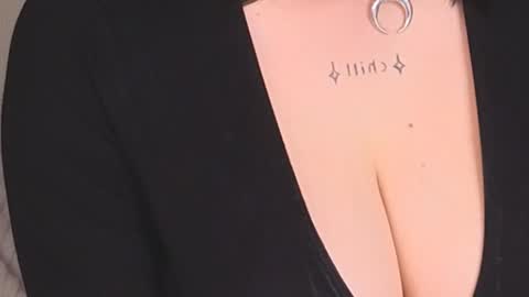 Snapshot of dario_doll_ chatting on 01-06-25, 10:57 Daria online show from 01-06-25, 10:57