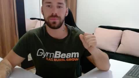 darius_94 online show from 09-22-25, 04:36