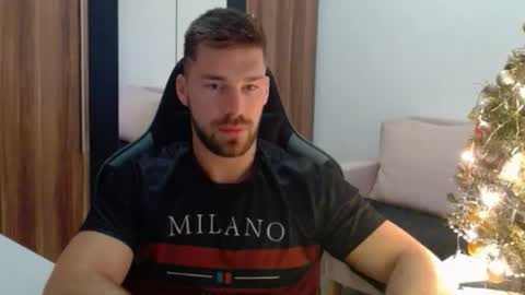 darius_94 online show from 12-14-25, 07:03