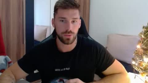 darius_94 online show from 12-20-25, 01:29