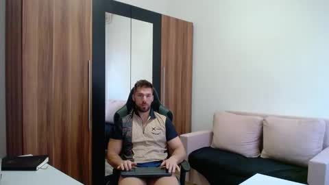 darius_94 online show from 03-09-26, 05:22