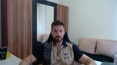 darius_94 online show from 07-13-26, 05:10