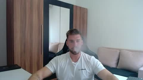 darius_94 online show from 07-27-26, 01:29