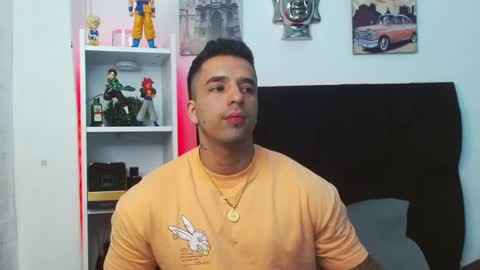 Snapshot of darius_phoenix chatting on 12-11-24, 04:49 Darius Phoenix online show from 12-11-24, 04:49