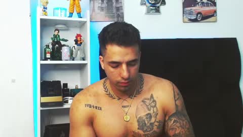 Snapshot of darius_phoenix chatting on 12-15-24, 03:45 Darius Phoenix online show from 12-15-24, 03:45