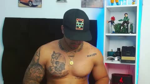 Snapshot of darius_phoenix chatting on 12-21-24, 11:44 Darius Phoenix online show from 12-21-24, 11:44