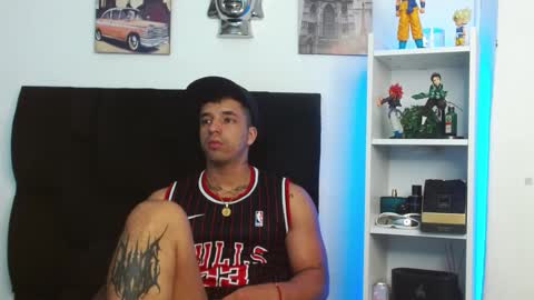 Snapshot of darius_phoenix chatting on 12-24-24, 01:50 Darius Phoenix online show from 12-24-24, 01:50
