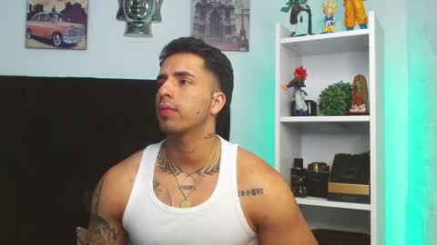 Snapshot of darius_phoenix chatting on 01-29-25, 06:22 Darius Phoenix online show from 01-29-25, 06:22