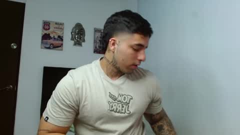 Snapshot of darius_phoenix chatting on 10-26-25, 10:25 Darius Phoenix online show from 10-26-25, 10:25