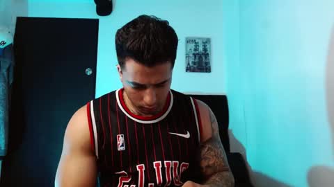 Snapshot of darius_phoenix chatting on 11-14-25, 08:51 Darius Phoenix online show from 11-14-25, 08:51