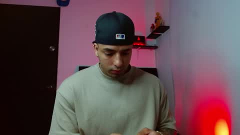 Snapshot of darius_phoenix chatting on 11-23-25, 07:02 Darius Phoenix online show from 11-23-25, 07:02