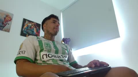 Darius Phoenix  online show from 06-08-26, 05:35