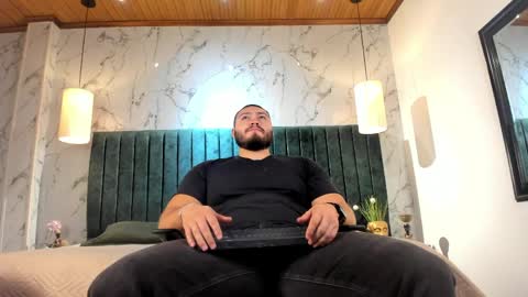 Darius online show from 04-25-26, 12:30