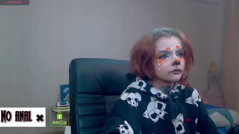 Snapshot of dark__elf chatting on 11-19-25, 10:43 Anessa online show from 11-19-25, 10:43