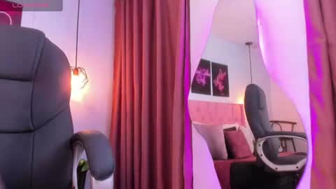 Dark online show from 07-28-26, 02:46