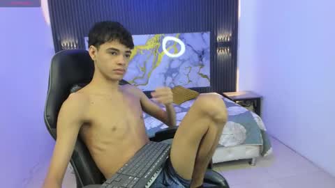 Snapshot of dark_desiree18 chatting on 02-18-26, 12:12 DARCK online show from 02-18-26, 12:12