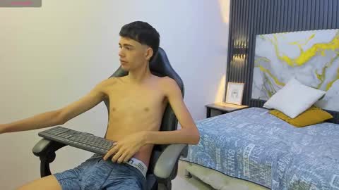 Snapshot of dark_desiree18 chatting on 02-25-26, 12:26 DARCK online show from 02-25-26, 12:26