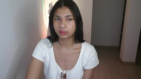 Snapshot of dark_enchantress_ chatting on 12-29-24, 10:01 Sofia online show from 12-29-24, 10:01