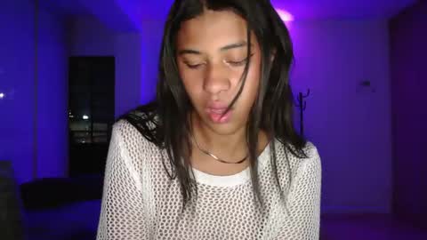 Snapshot of dark_enchantress_ chatting on 10-21-25, 01:06 Sofia online show from 10-21-25, 01:06