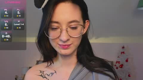 Snapshot of dark_lola_ chatting on 12-23-24, 03:44 Lola online show from 12-23-24, 03:44