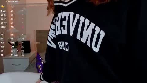 Snapshot of dark_lola_ chatting on 12-01-25, 03:00 Lola online show from 12-01-25, 03:00