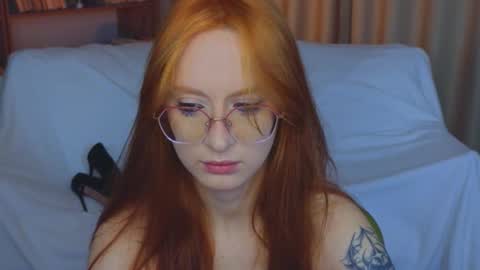 Snapshot of dark_lola_ chatting on 03-09-26, 01:42 Lola online show from 03-09-26, 01:42