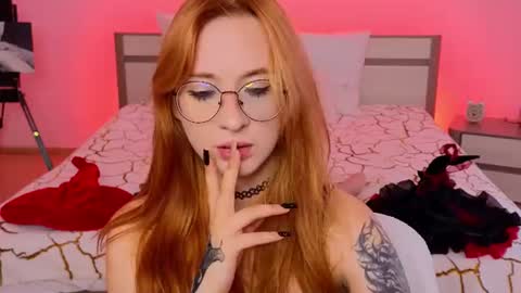 Lola online show from 06-26-26, 02:16