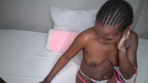 Snapshot of dark_lovly chatting on 10-27-25, 04:55 dark_lovly online show from 10-27-25, 04:55