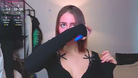 Emily online show from 11-19-25, 07:08