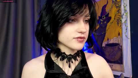 Snapshot of dark_vamp_ chatting on 12-04-24, 03:15 Vamp online show from 12-04-24, 03:15