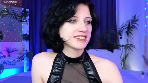Snapshot of dark_vamp_ chatting on 12-23-24, 03:29 Vamp online show from 12-23-24, 03:29