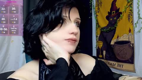 Snapshot of dark_vamp_ chatting on 01-17-25, 04:04 Vamp online show from 01-17-25, 04:04