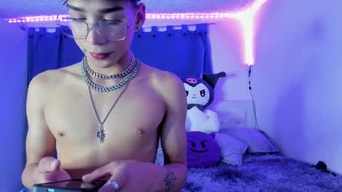 Snapshot of darkboy26_ chatting on 01-22-25, 12:59 Blake online show from 01-22-25, 12:59