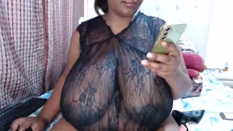 Snapshot of darkbusty chatting on 10-13-25, 06:35 DarkBusty online show from 10-13-25, 06:35