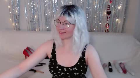 Kelly online show from 10-16-25, 06:36