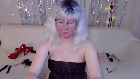 Kelly online show from 11-08-25, 06:02