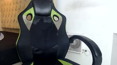 darkknightx01 online show from 11-10-25, 10:25