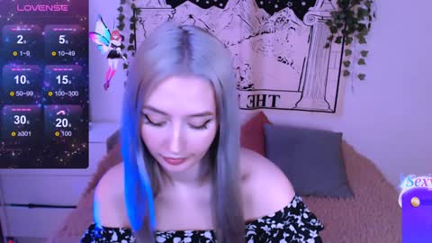 Snapshot of darklovebby chatting on 02-03-25, 03:31 Lana Jack and Tom online show from 02-03-25, 03:31