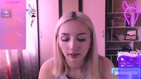 Snapshot of darklovebby chatting on 03-05-25, 06:33 Lana Jack and Tom online show from 03-05-25, 06:33