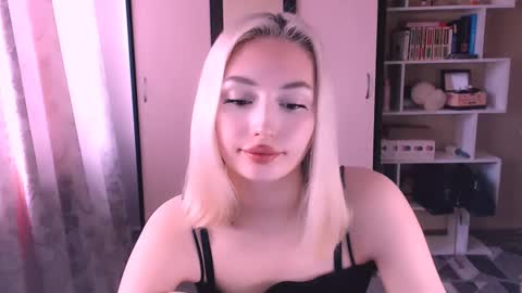 Snapshot of darklovebby chatting on 03-07-25, 03:08 Lana Jack and Tom online show from 03-07-25, 03:08