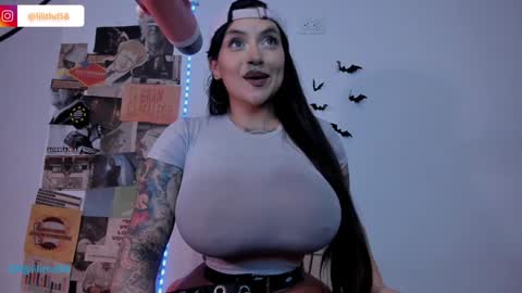 Snapshot of darknes_lilith18 chatting on 12-11-24, 01:37 darknes_lilith18 online show from 12-11-24, 01:37