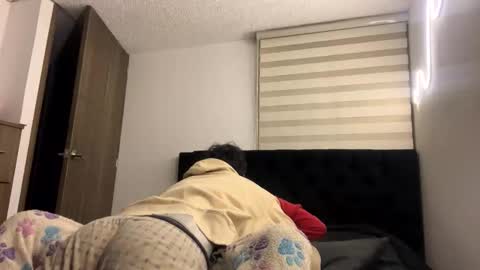 Snapshot of darkpleasuress chatting on 04-18-26, 07:23 darkpleasuress online show from 04-18-26, 07:23