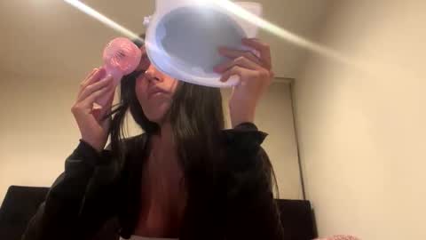 Snapshot of darkpleasuress chatting on 05-17-26, 06:22 darkpleasuress online show from 05-17-26, 06:22