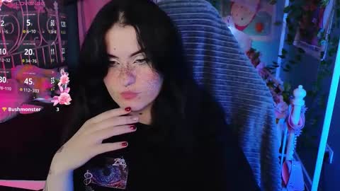 Snapshot of darksh1ne chatting on 10-29-25, 06:04 Shine online show from 10-29-25, 06:04