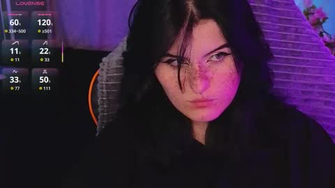 Snapshot of darksh1ne chatting on 11-03-25, 06:14 Shine online show from 11-03-25, 06:14