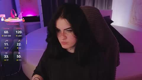 Snapshot of darksh1ne chatting on 11-13-25, 06:01 Shine online show from 11-13-25, 06:01