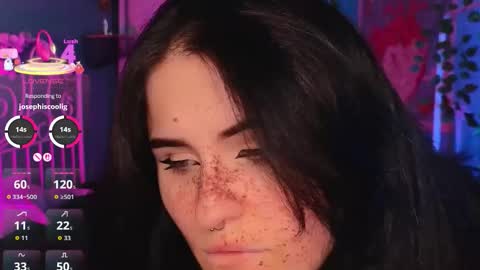 Snapshot of darksh1ne chatting on 11-21-25, 06:34 Shine online show from 11-21-25, 06:34